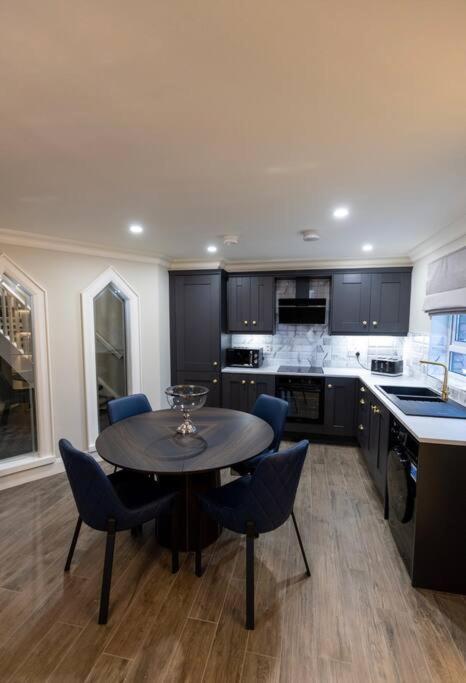 Luxury Town Centre Apartment Cookstown Exterior foto